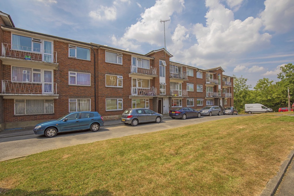 2 bed Apartment for rent in West Sussex. From Martin & Co - Burgess Hill