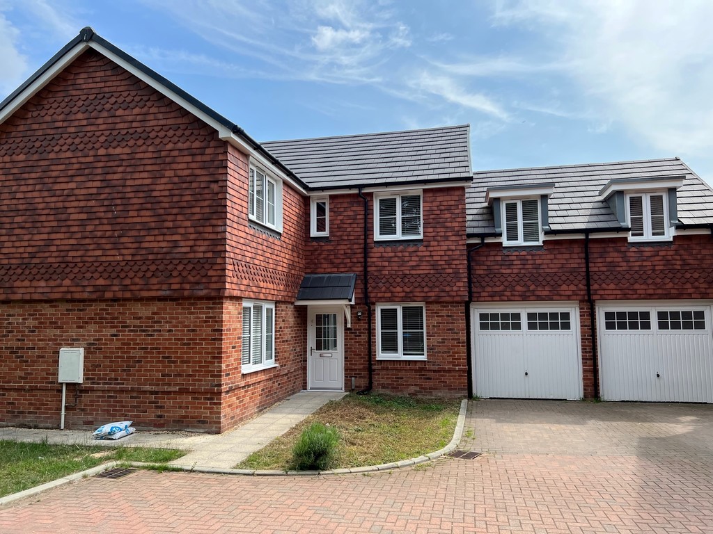 5 bed Detached for rent in West Sussex. From Martin & Co - Burgess Hill 5 bed Detached for rent in West Sussex. From Martin & Co - Burgess Hill