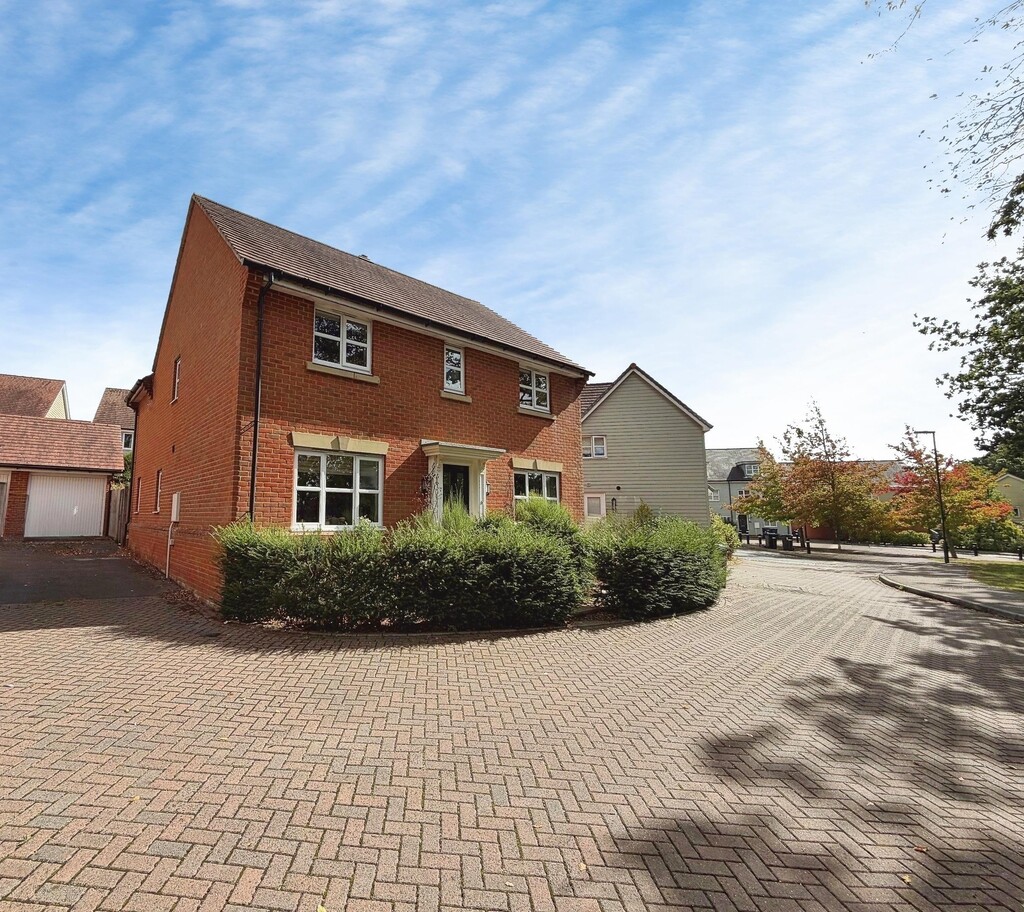 4 bed Detached for rent in West Sussex. From Martin & Co - Burgess Hill