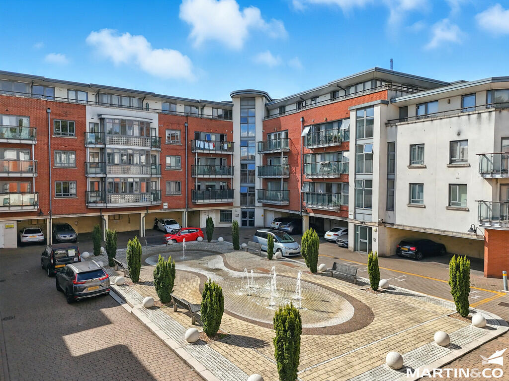 2 bed Penthouse for rent in Chelmsford. From Martin & Co - Chelmsford