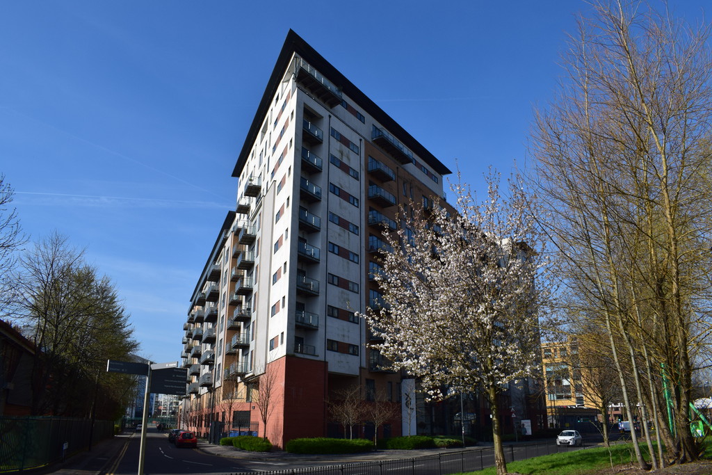 2 bed Apartment for rent in Salford. From Martin & Co - Manchester Central