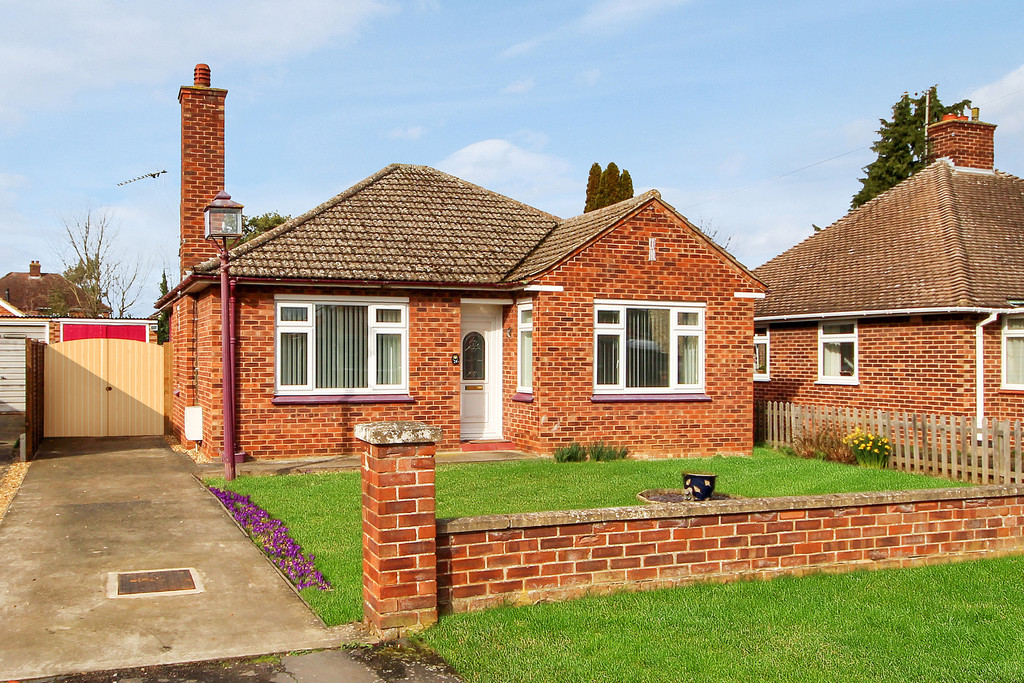 2 bed Detached bungalow for rent in Cambridge. From Martin & Co - Cambridge
