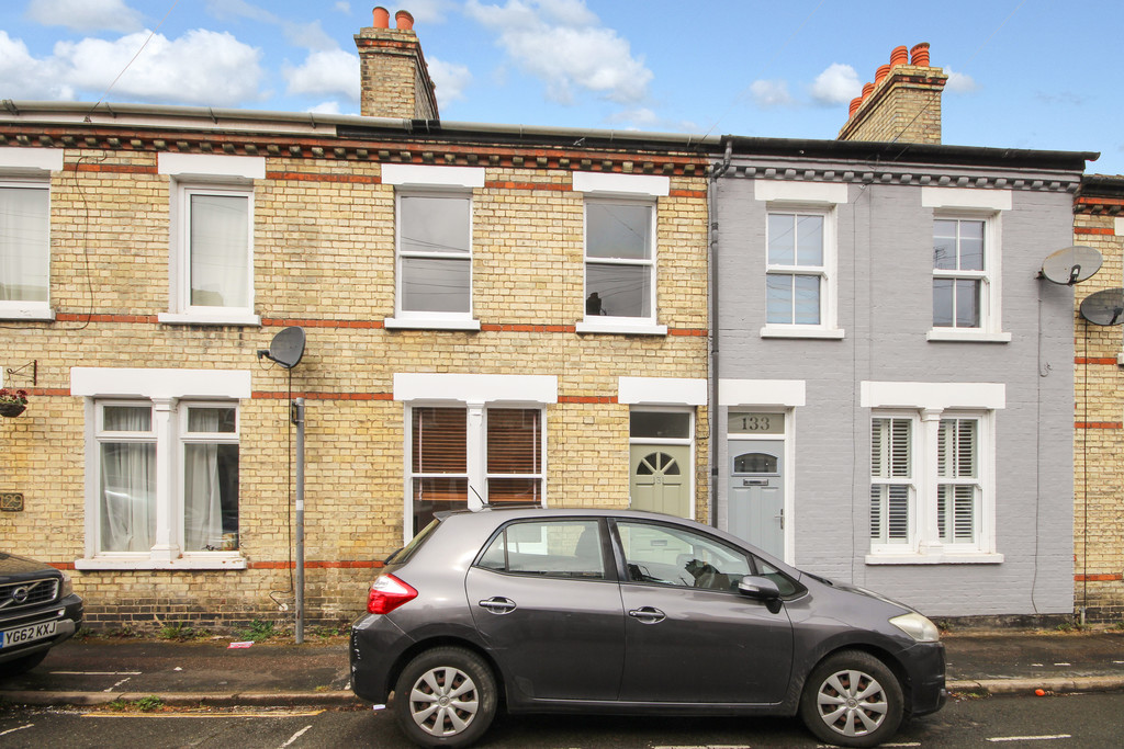 3 bed Mid Terraced House for rent in Cambridgeshire. From Martin & Co - Cambridge