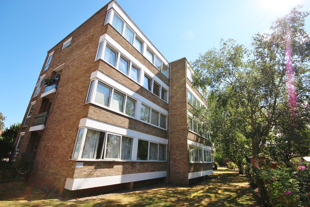 3 bed Apartment for rent in Cambridgeshire. From Martin & Co - Cambridge