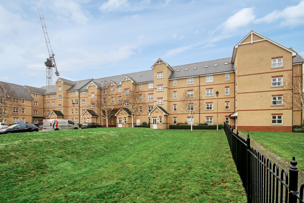 3 bed Apartment for rent in Cambridgeshire. From Martin & Co - Cambridge