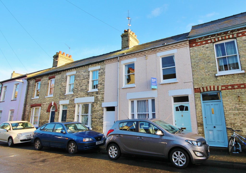 2 bed Mid Terraced House for rent in Cambridgeshire. From Martin & Co - Cambridge