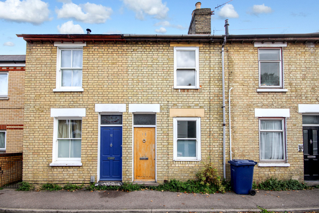 2 bed Mid Terraced House for rent in Cambridgeshire. From Martin & Co - Cambridge
