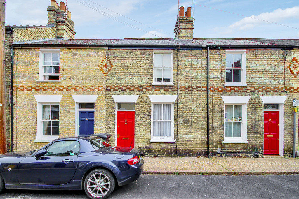2 bed Mid Terraced House for rent in Cambridge. From Martin & Co - Cambridge