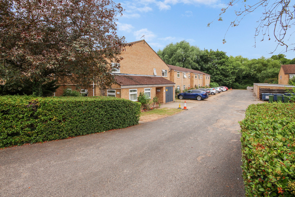 1 bed Apartment for rent in Cambridgeshire. From Martin & Co - Cambridge