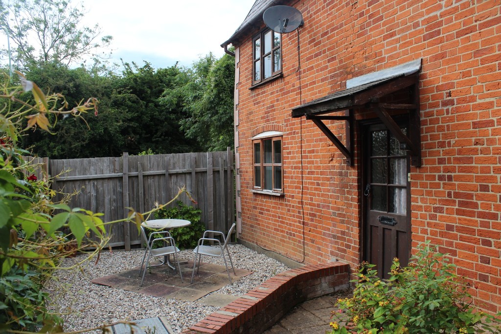 2 bed Cottage for rent in Ipswich. From Martin & Co - Ipswich