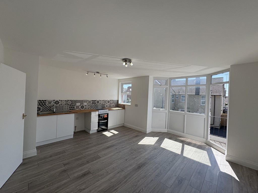 2 bed Apartment for rent in Felixstowe. From Martin & Co - Ipswich
