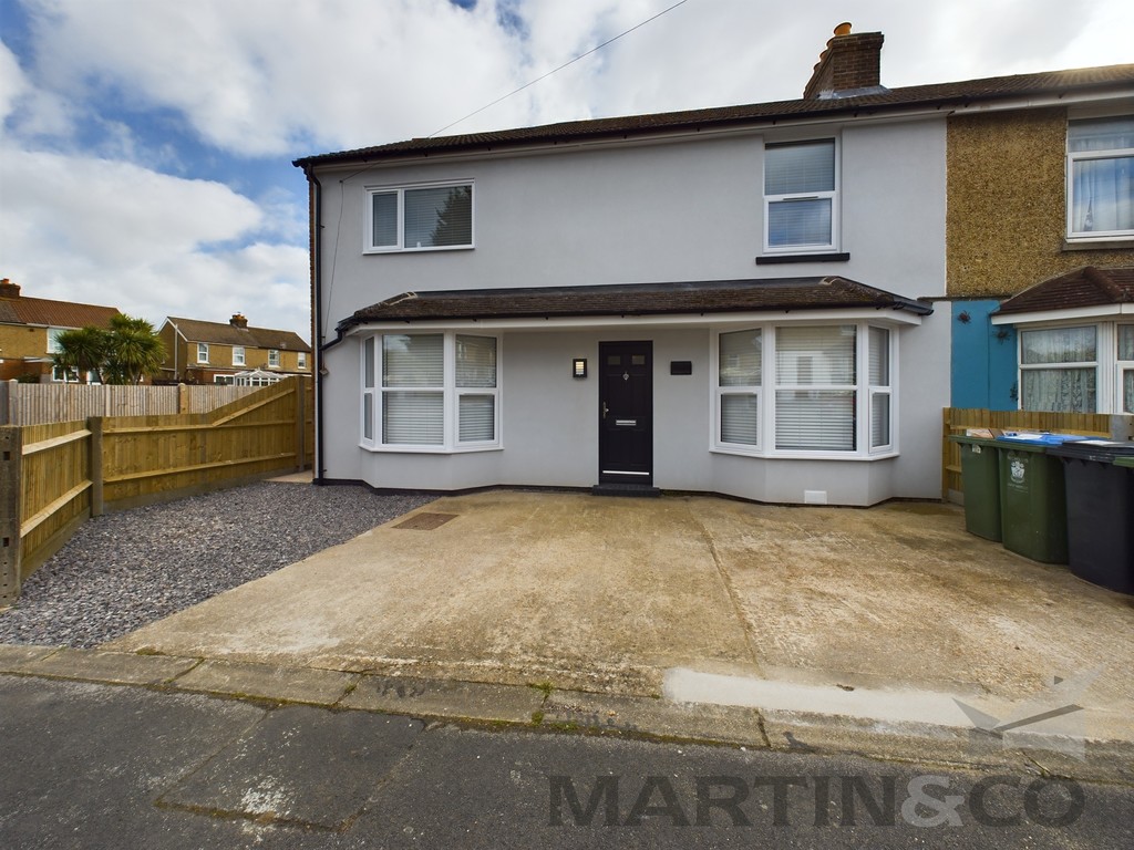 4 bed Semi-Detached House for rent in UK. From Martin & Co - Portsmouth
