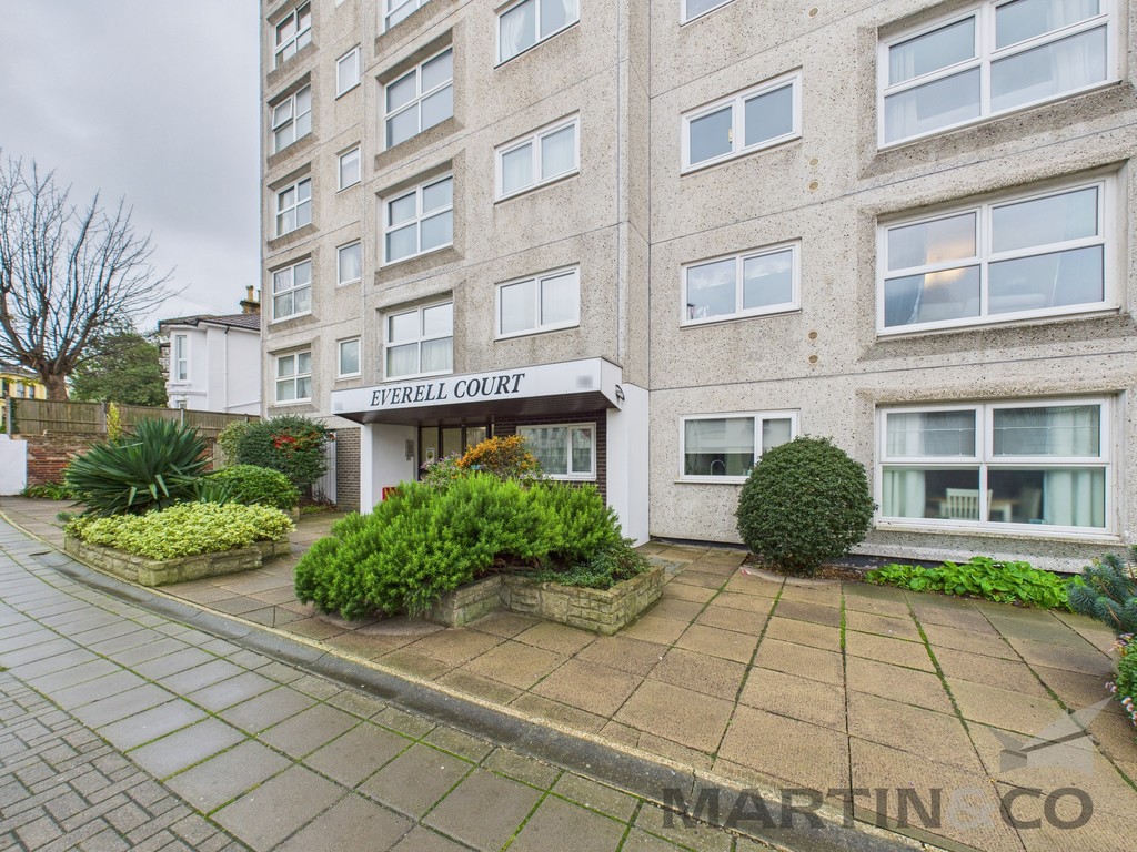 2 bed 1st Floor Flat for rent in Portsmouth. From Martin & Co - Portsmouth