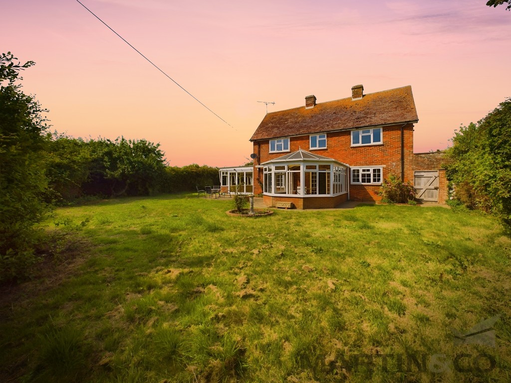 4 bed Detached for rent in West Sussex. From Martin & Co - Portsmouth