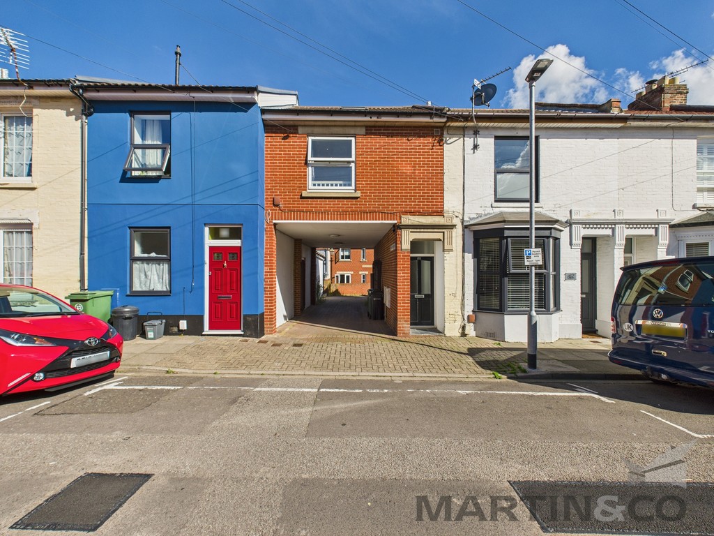 1 bed 1st Floor Flat for rent in Hampshire. From Martin & Co - Portsmouth
