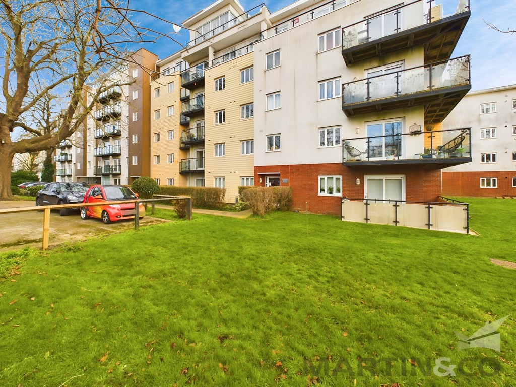 2 bed 1st Floor Flat for rent in Portsmouth. From Martin & Co - Portsmouth