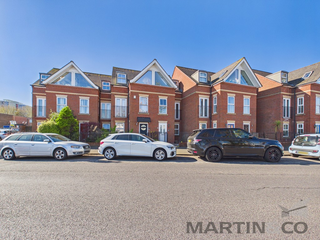 4 bed Town House for rent in Hampshire. From Martin & Co - Portsmouth