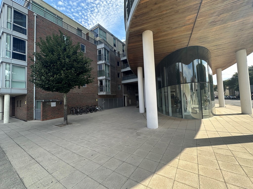 1 bed 1st Floor Flat for rent in Hampshire. From Martin & Co - Portsmouth