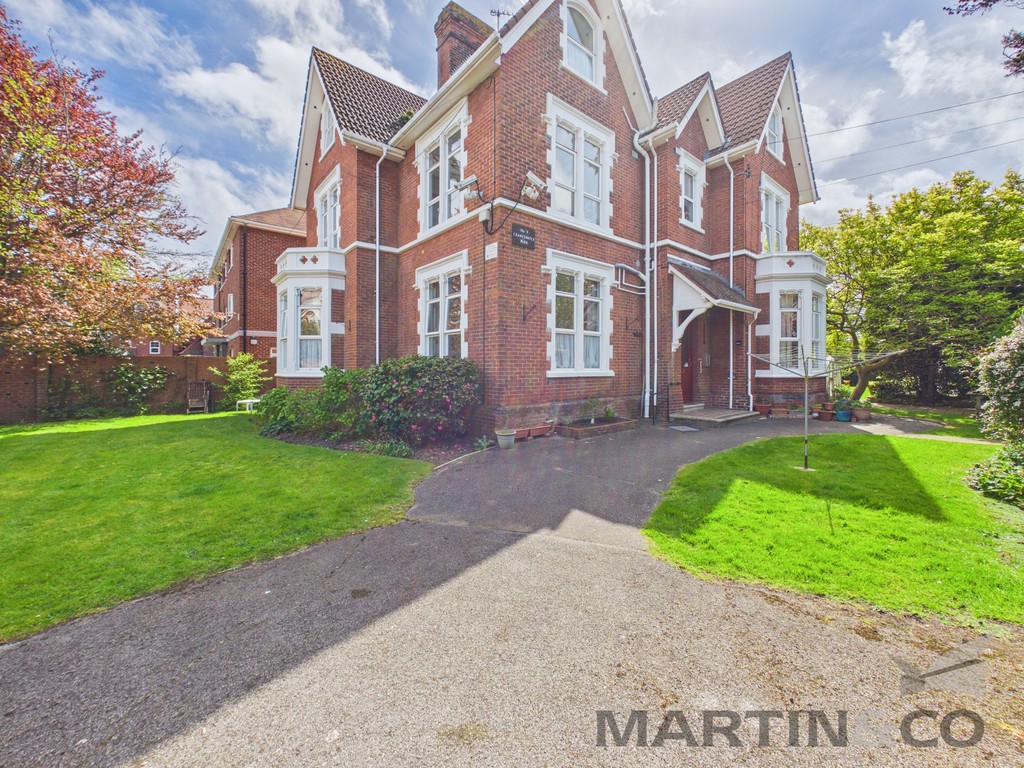 1 bed 1st Floor Flat for rent in Hampshire. From Martin & Co - Portsmouth