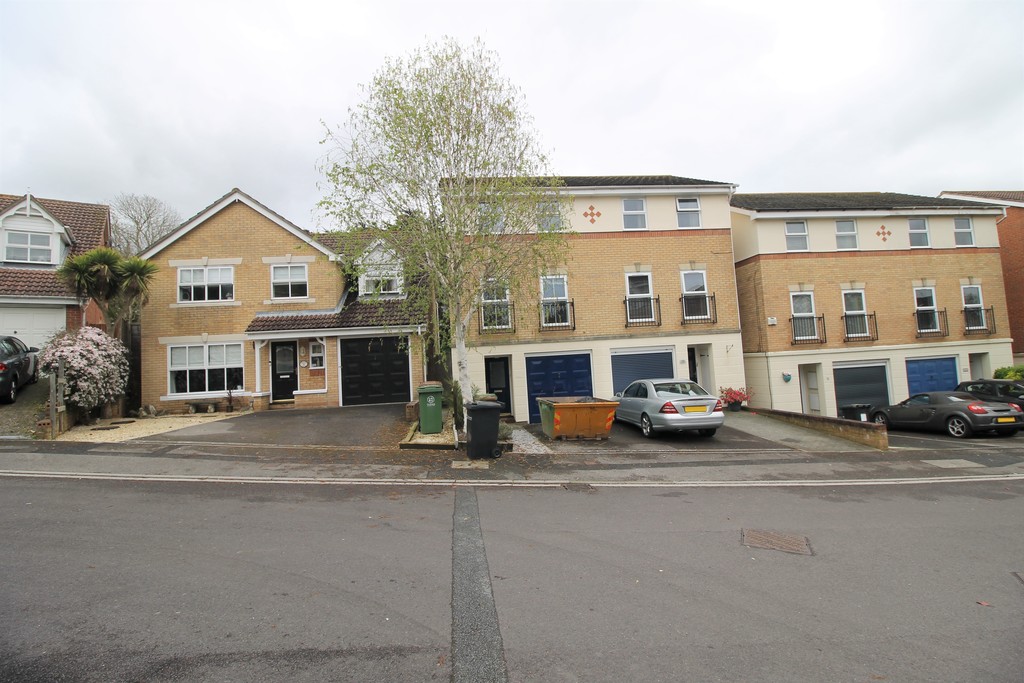 3 bed Town House for rent in Havant. From Martin & Co - Portsmouth