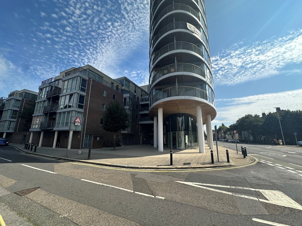 2 bed 1st Floor Flat for rent in Hampshire. From Martin & Co - Portsmouth 2 bed 1st Floor Flat for rent in Hampshire. From Martin & Co - Portsmouth