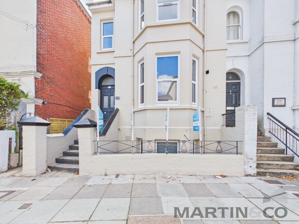 2 bed 1st Floor Flat for rent in Portsmouth. From Martin & Co - Portsmouth