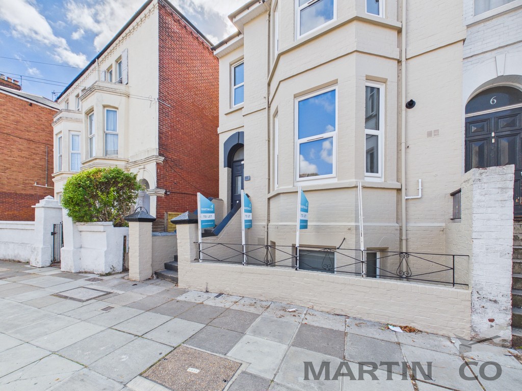 2 bed 1st Floor Flat for rent in Portsmouth. From Martin & Co - Portsmouth
