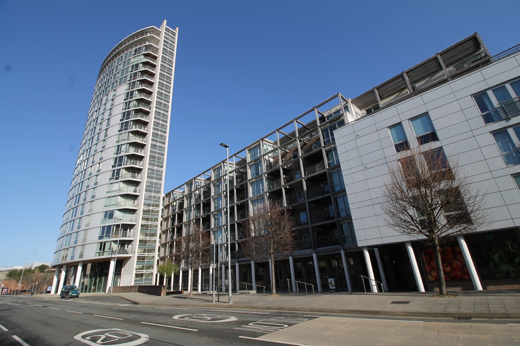 2 bed Apartment for rent in Hampshire. From Martin & Co - Portsmouth 2 bed Apartment for rent in Hampshire. From Martin & Co - Portsmouth
