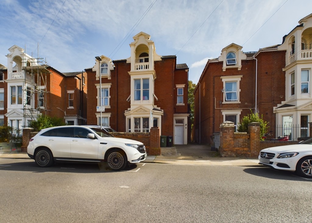 0 bed Ground Floor Flat for rent in Portsmouth. From Martin & Co - Portsmouth