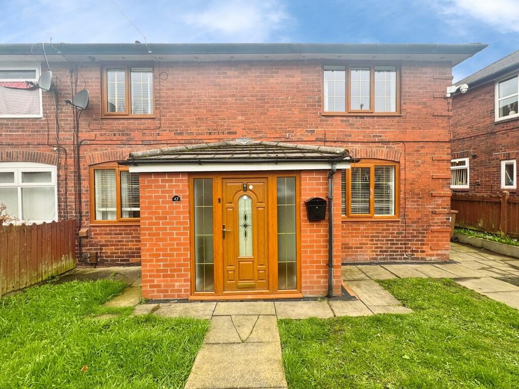 3 bed Semi Detached for rent in Rochdale. From Martin & Co - Rochdale 3 bed Semi Detached for rent in Rochdale. From Martin & Co - Rochdale