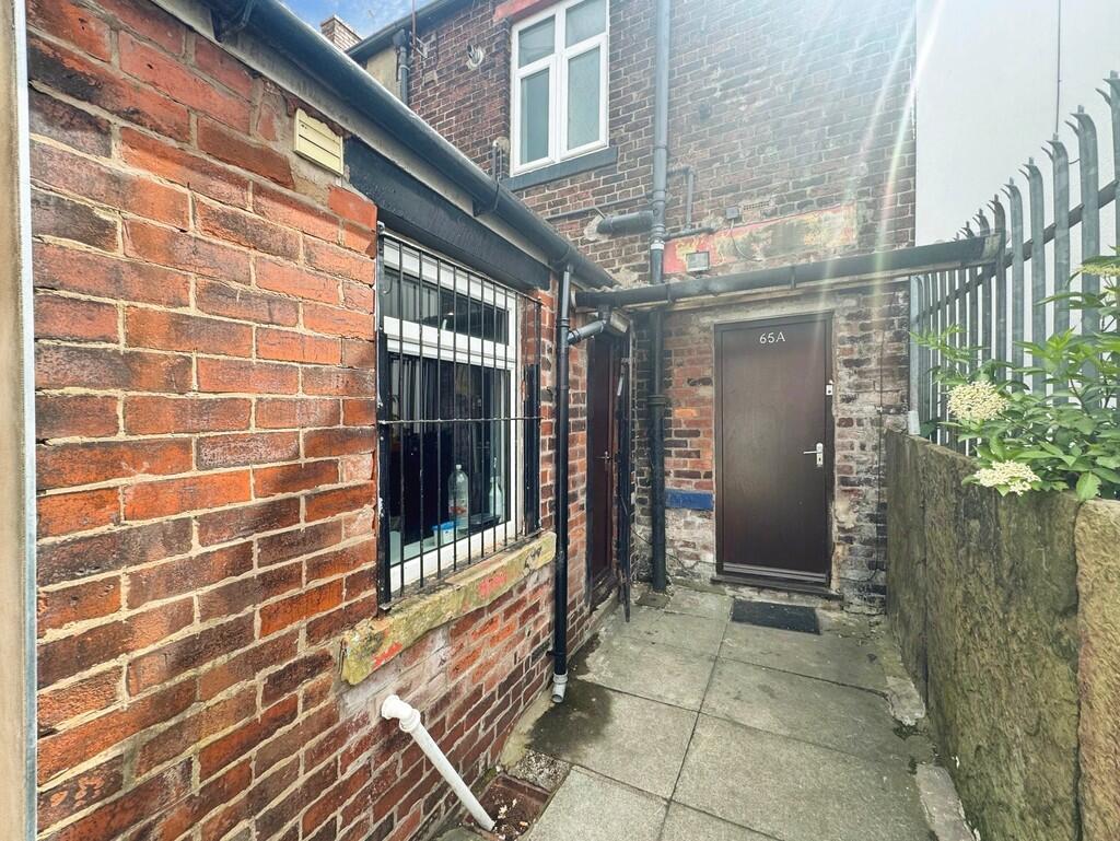2 bed 1st Floor Flat for rent in Wardle. From Martin & Co - Rochdale