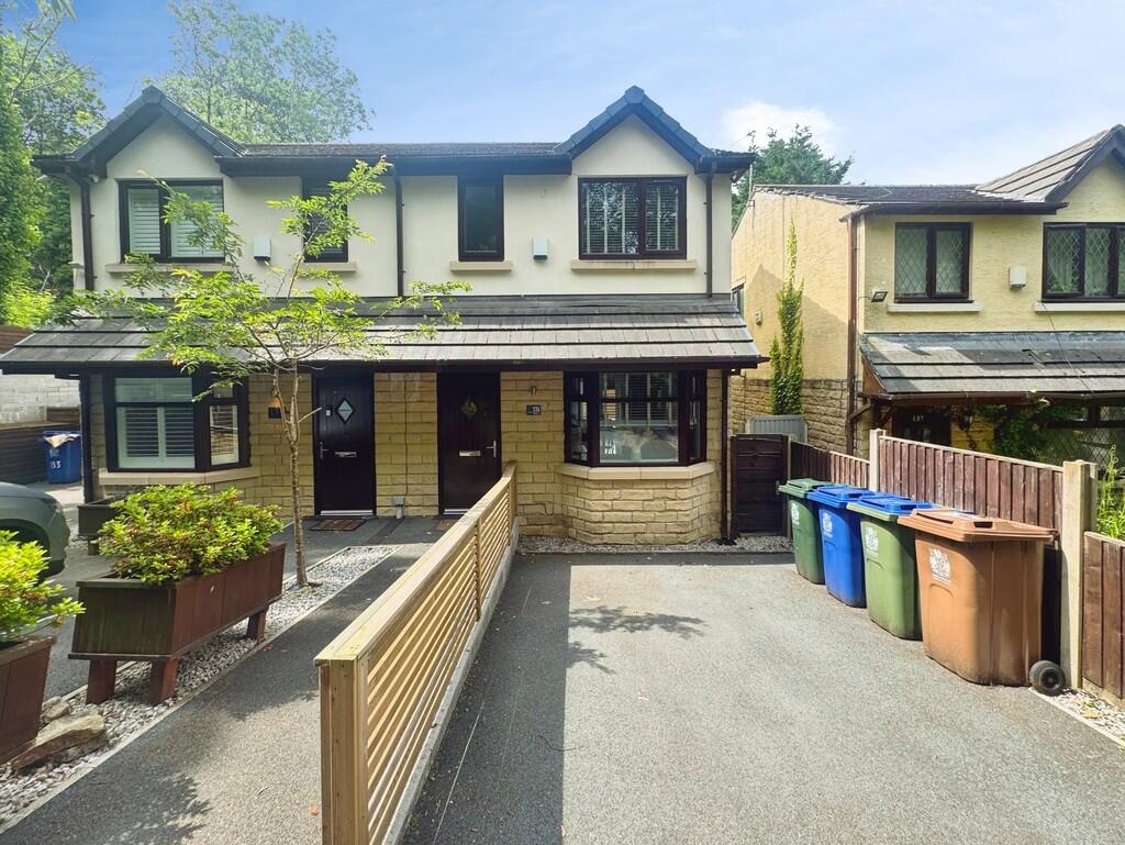 3 bed Semi Detached for rent in Rochdale. From Martin & Co - Rochdale 3 bed Semi Detached for rent in Rochdale. From Martin & Co - Rochdale