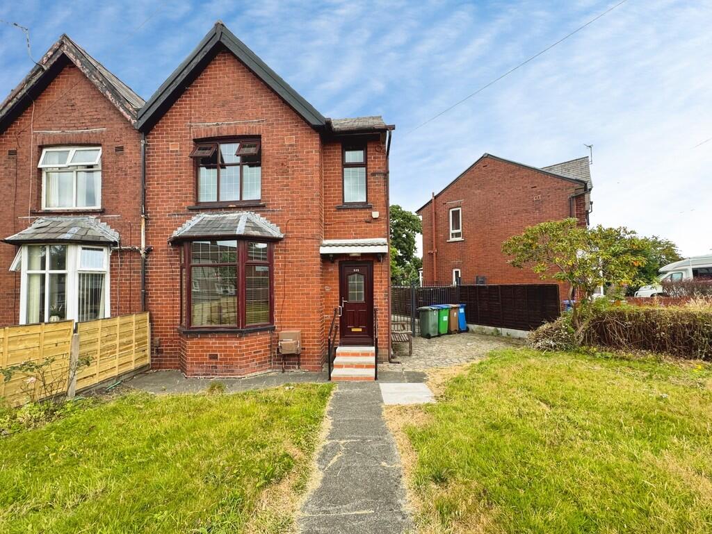 3 bed Semi Detached for rent in Milnrow. From Martin & Co - Rochdale 3 bed Semi Detached for rent in Milnrow. From Martin & Co - Rochdale