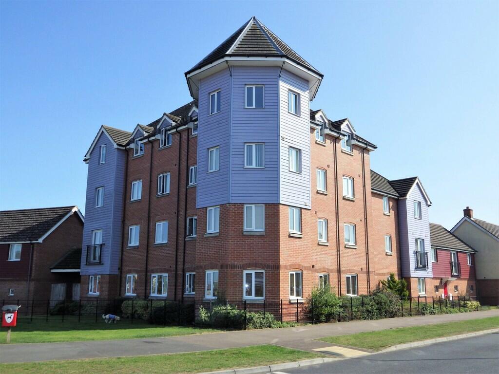 2 bed Apartment for rent in Queen's Hills. From Martin & Co - Norwich