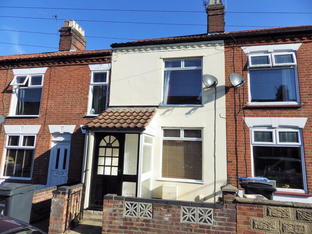 2 bed Mid Terraced House for rent in Norwich. From Martin & Co - Norwich