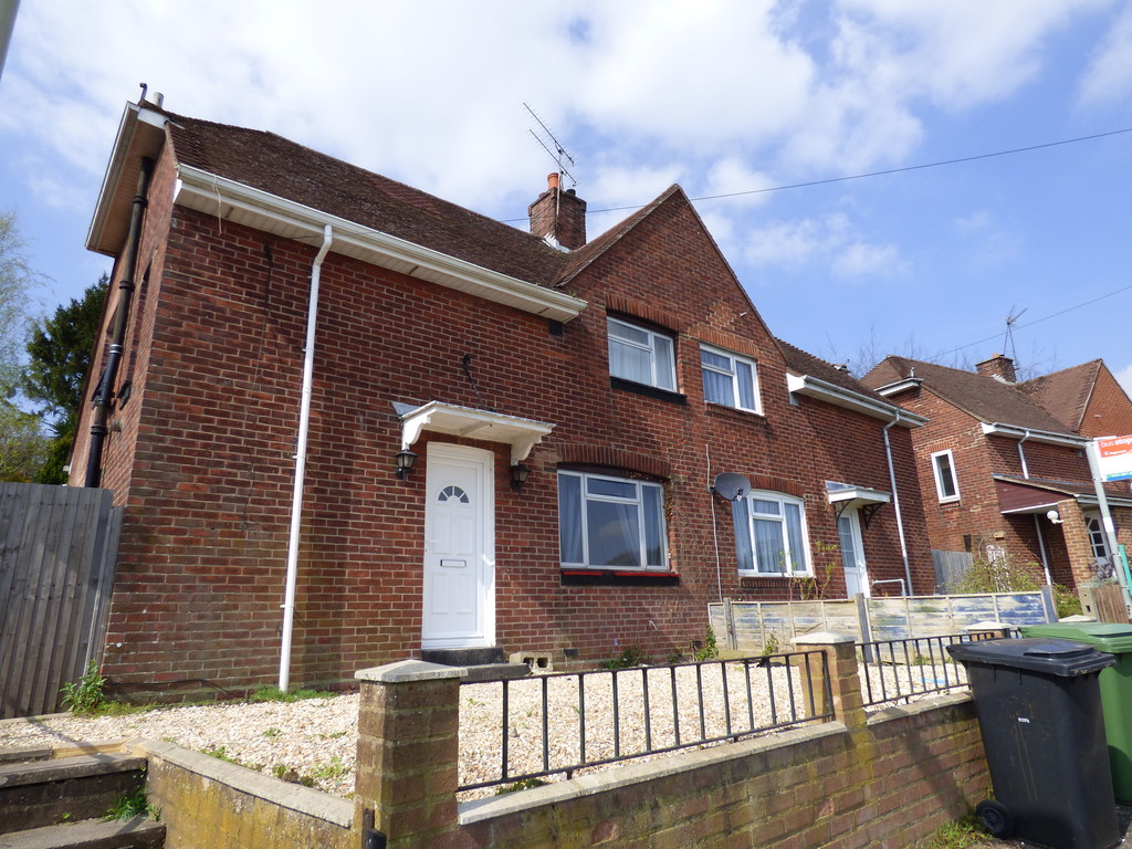 4 bed Semi-Detached House for rent in Hampshire. From Martin & Co - Winchester