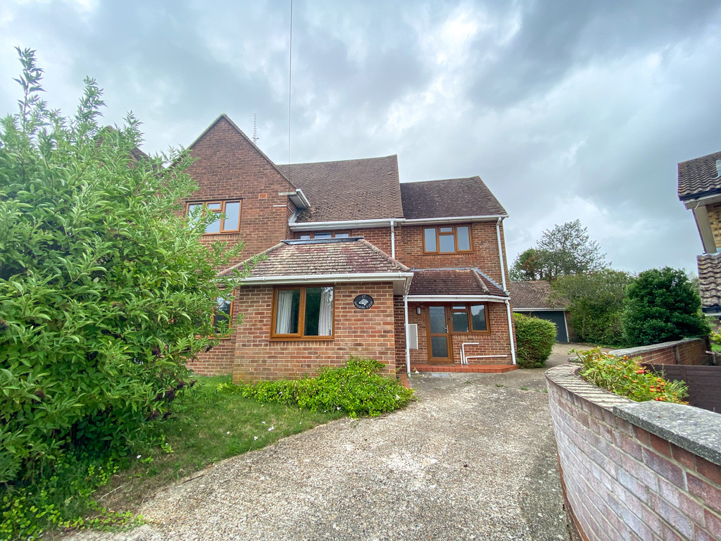 6 bed Semi-Detached House for rent in Hampshire. From Martin & Co - Winchester