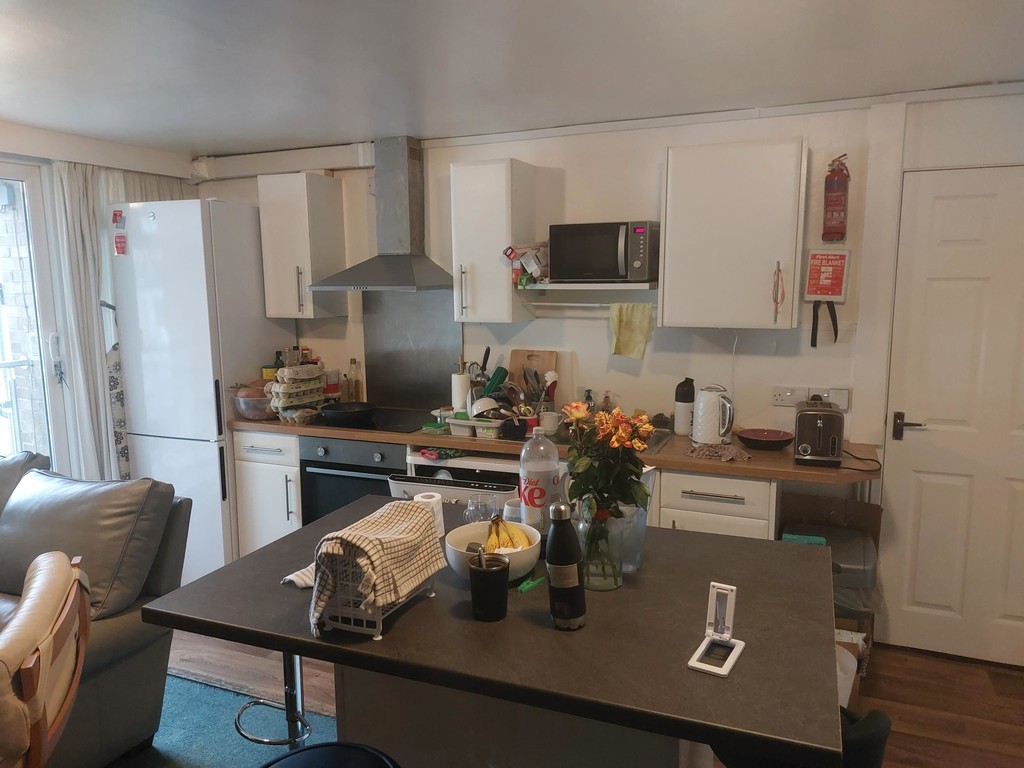 3 bed Apartment for rent in Hants. From Martin & Co - Winchester
