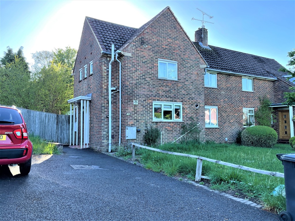 5 bed End Terraced House for rent in Hampshire. From Martin & Co - Winchester