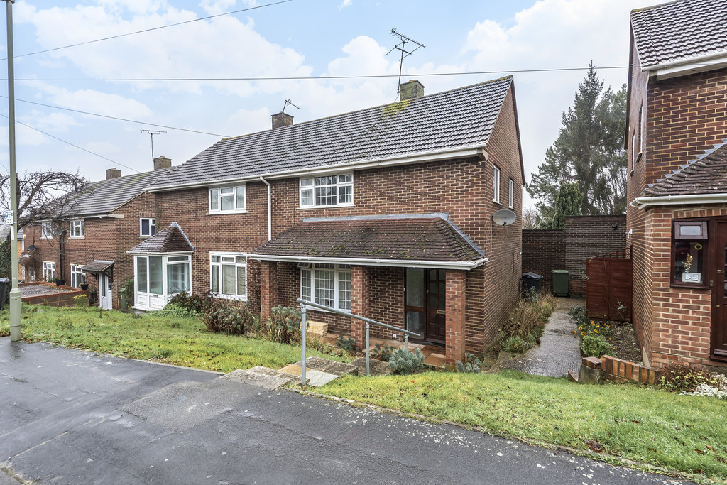 3 bed Semi-Detached House for rent in Hampshire. From Martin & Co - Winchester