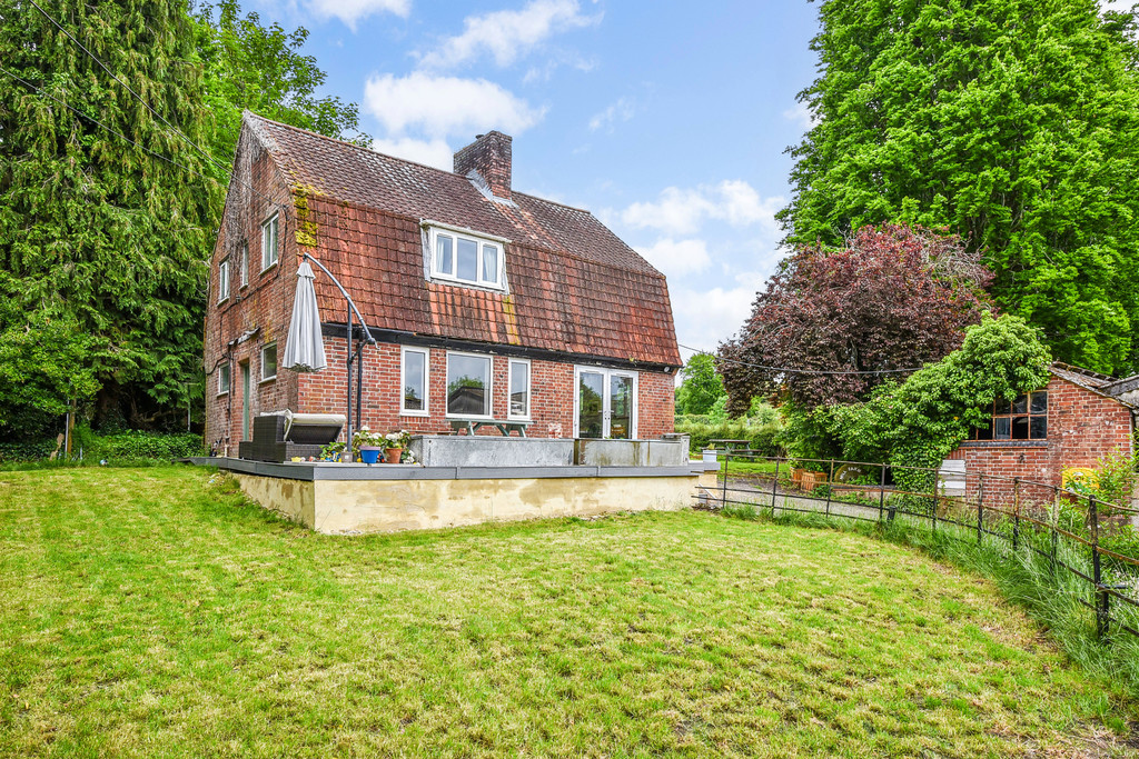 4 bed Detached House for rent in Abbots Worthy. From Martin & Co - Winchester