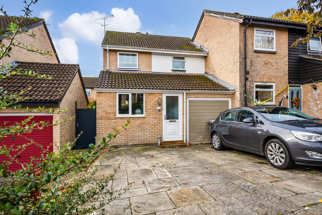 5 bed House Share for rent in Hampshire. From Martin & Co - Winchester