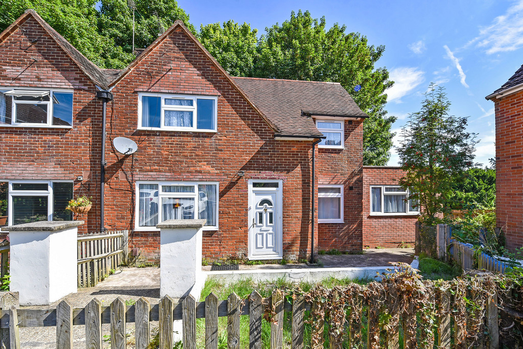 6 bed House Share for rent in Hampshire. From Martin & Co - Winchester