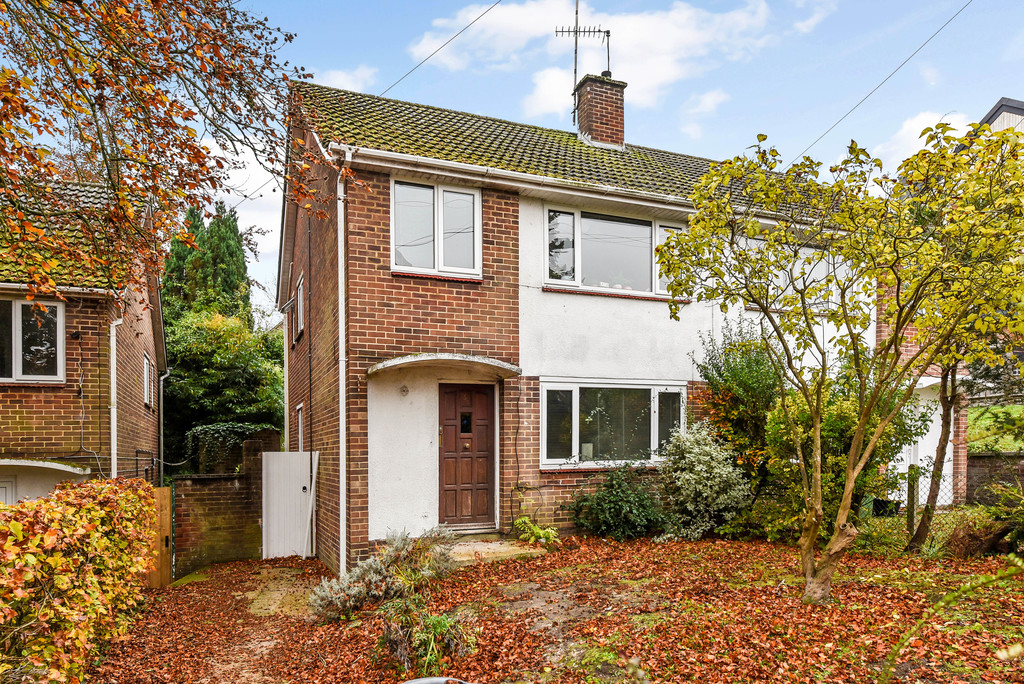 5 bed Semi Detached for rent in Hampshire. From Martin & Co - Winchester