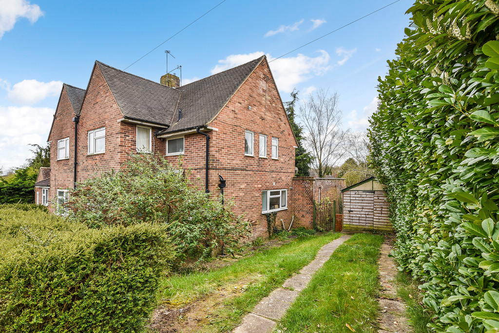 4 bed End of Terrace for rent in Hampshire. From Martin & Co - Winchester