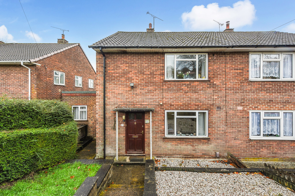 5 bed Semi Detached for rent in Hampshire . From Martin & Co - Winchester