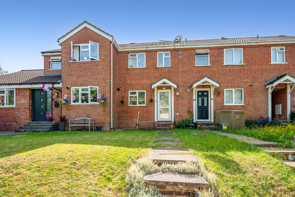 2 bed Mid Terraced House for rent in Hampshire. From Martin & Co - Winchester