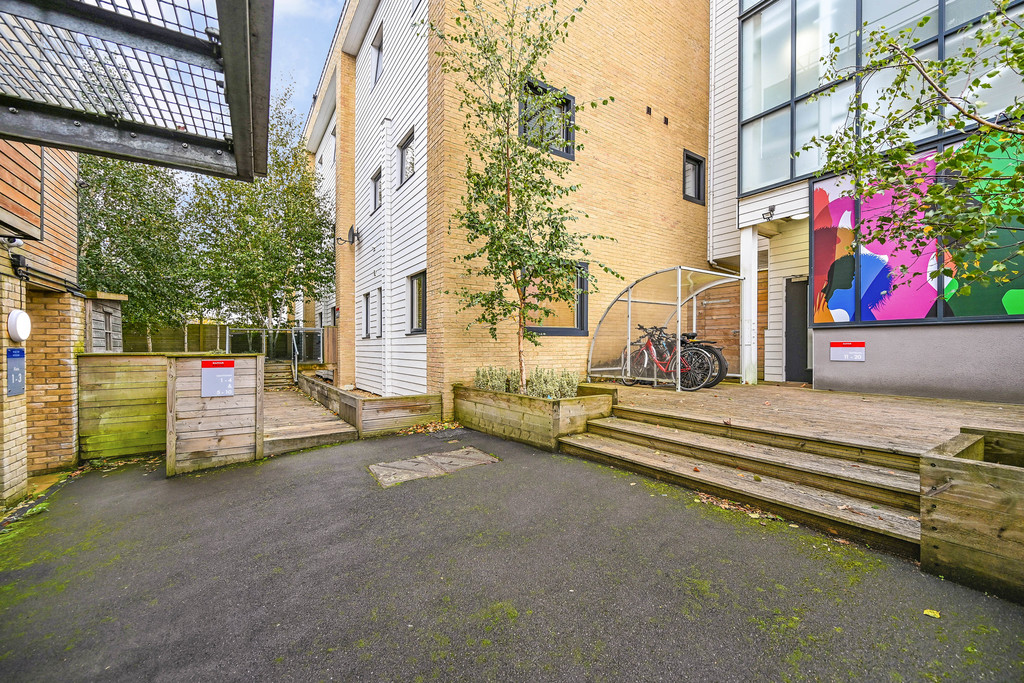 2 bed Apartment for rent in Hampshire. From Martin & Co - Winchester