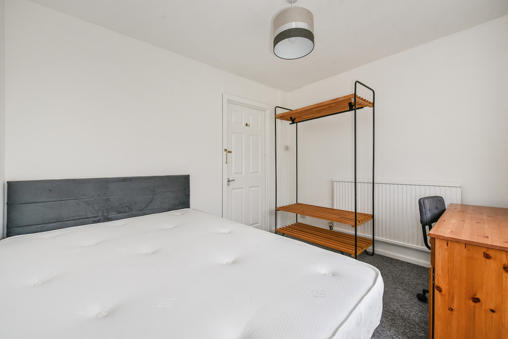 1 bed House Share for rent in Hampshire. From Martin & Co - Winchester