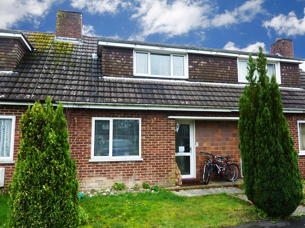 1 bed Mid Terraced House for rent in Hampshire. From Martin & Co - Winchester